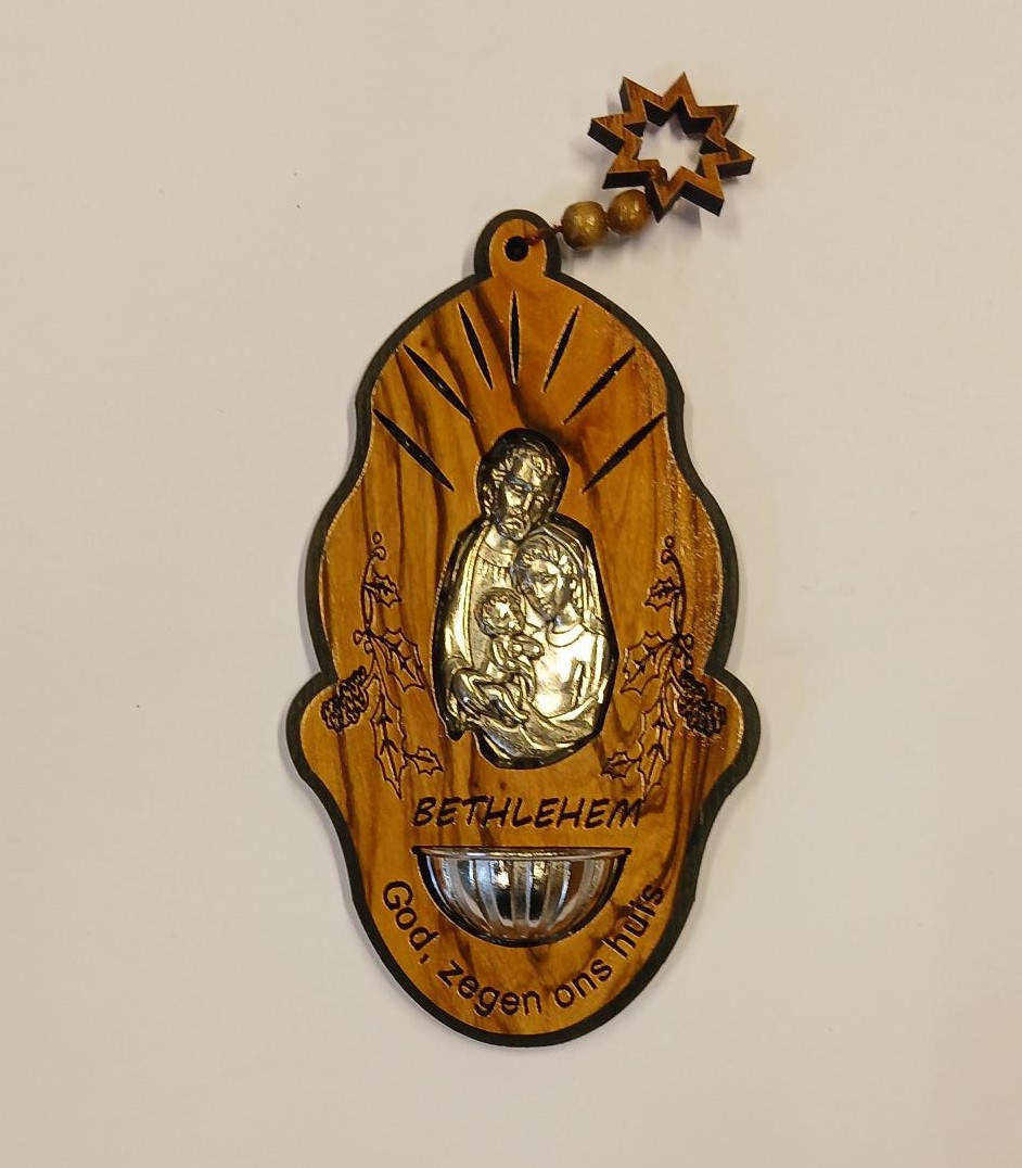 Olijfhouten wijwatervat h. Familie “god, zegen ons huis” 1 Olijfhouten wijwatervat h. Familie “god, zegen ons huis”