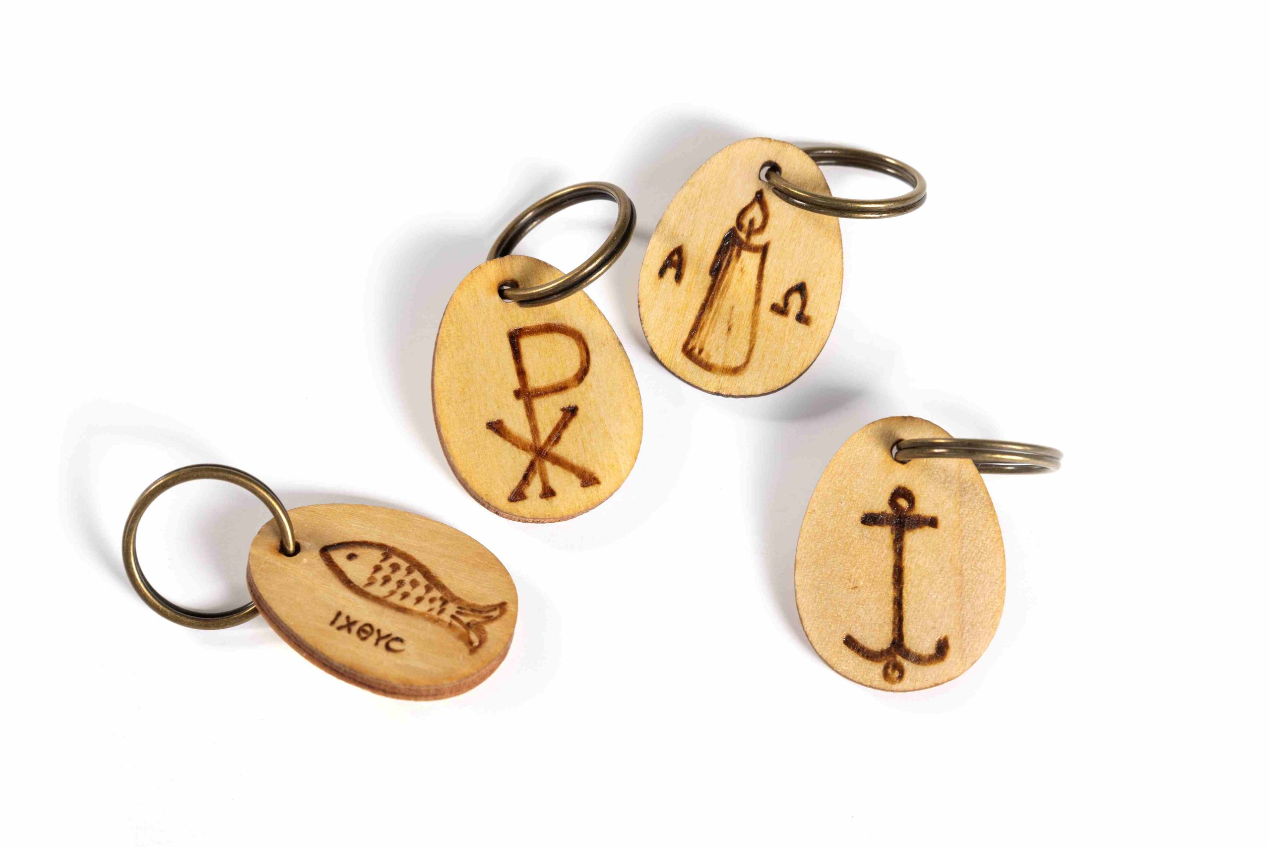 Houten hanger Christus-monogram