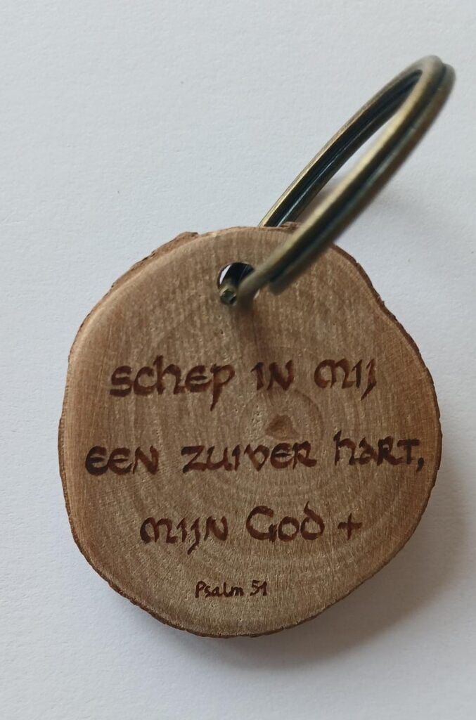 Houten sleutelhanger bijbelvers evangelie